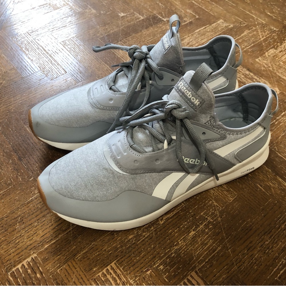 Reebok Running Shoes - Picture 2 of 9